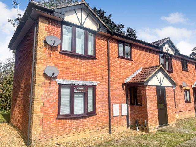 Flat for sale in Hedge End, Helford