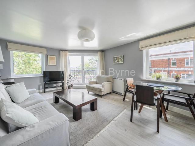 Flat for sale in Greater London