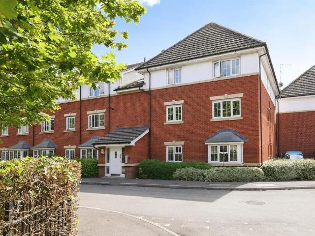 Flat for sale in Roundway, Devizes