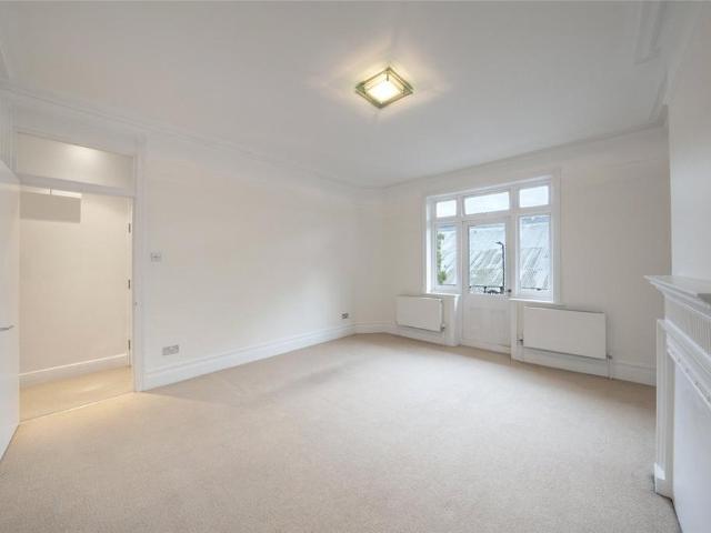 Flat for sale in Kensal Town, Greater London