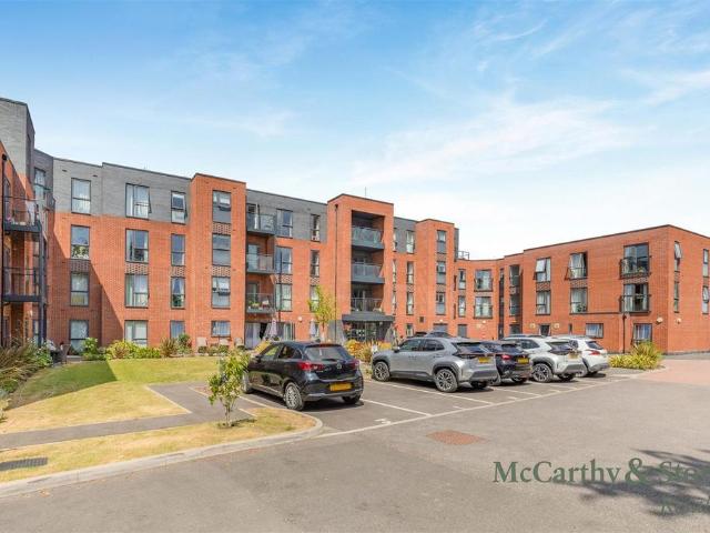 Flat for sale in Lichfield, Boley Park