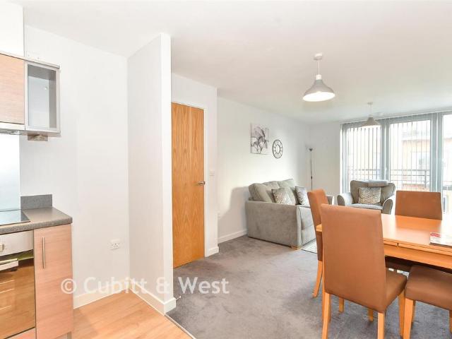 Flat for sale in Portsea, Portsmouth