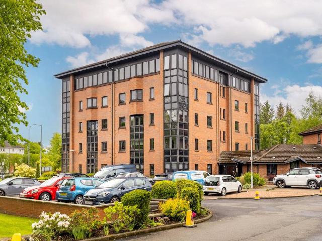 Flat for sale in Eastwoodmains, Giffnock