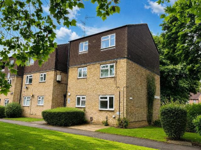 Flat for sale in Phippsville, Northampton