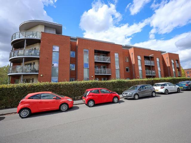 Flat for sale in World's End, Perryfields