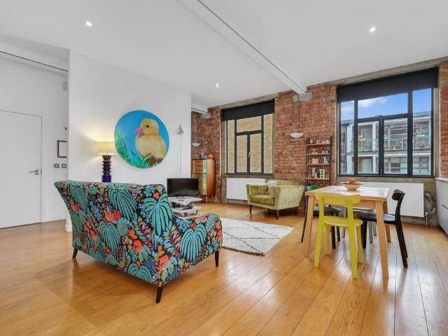 Flat for sale in Bethnal Green, Greater London