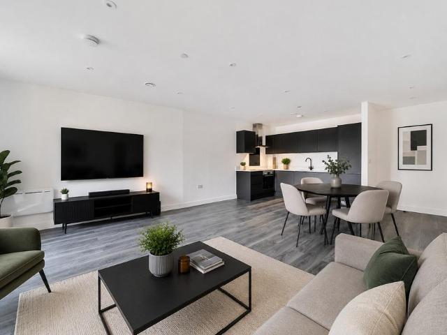 Flat for sale in Maidenhead