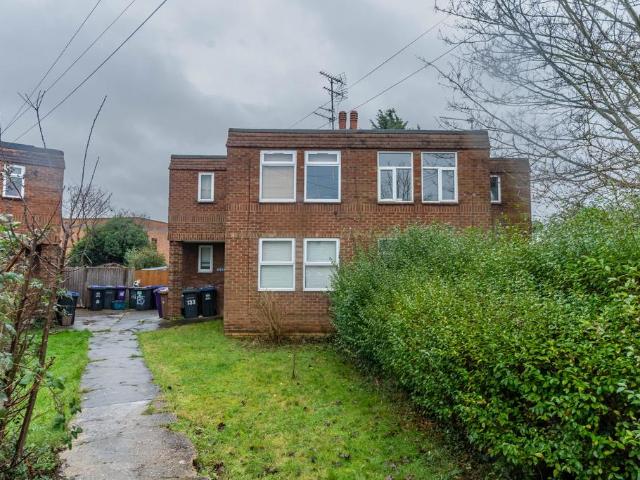 Flat for sale in Bearton, King's Walden