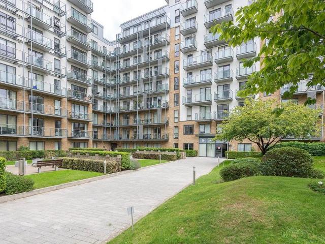 Flat for sale in Bromley-by-Bow, Poplar Grove