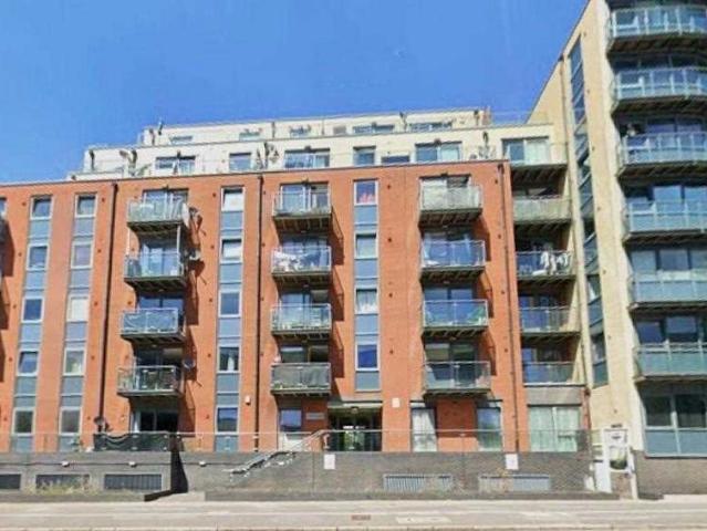 Flat for sale in Slough, Isle Of Man