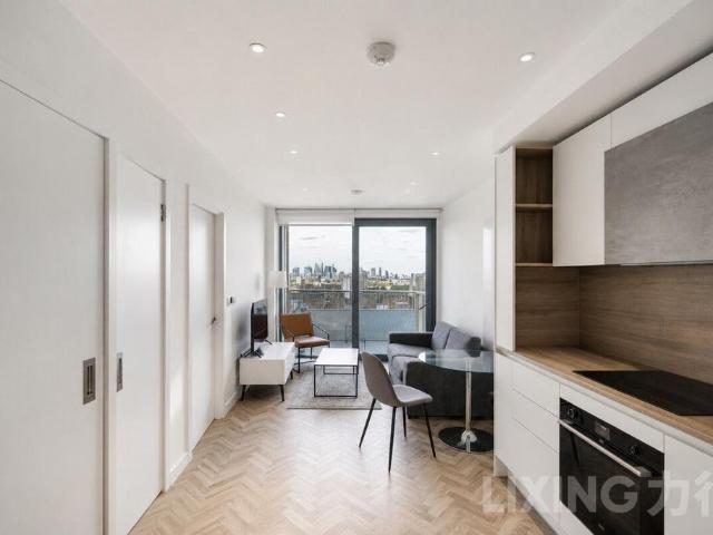Flat for sale in Bromley-by-Bow, Poplar Grove