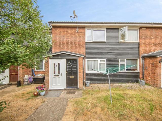 Flat for sale in Sudbury, Chelmondiston