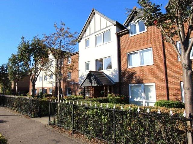 Flat for sale in North Shoebury, Alton Barnes