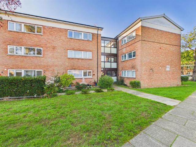 Flat for sale in St James's, Chichester