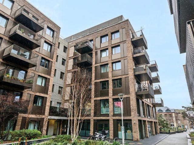 Flat for sale in London Borough of Lewisham, New Cross