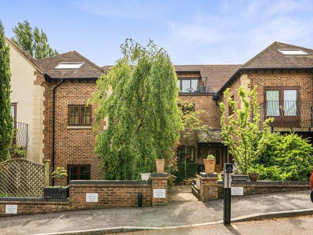 Flat for sale in Dromore, Oxfordshire