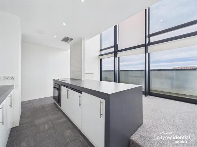 Flat for sale in Islington, Calderstones