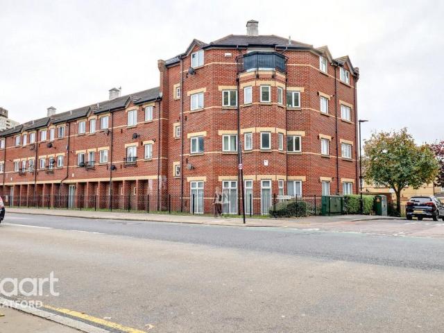 Flat for sale in West Ham, Greater London
