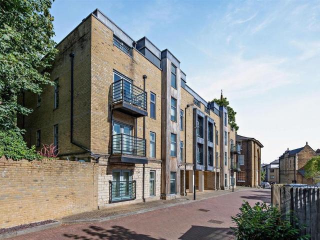 Flat for sale in Vinters Park, Midway