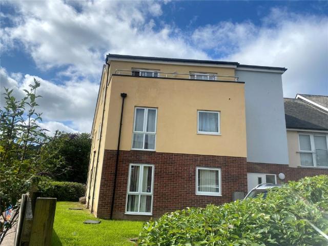 Flat for sale in Bangor, Wales