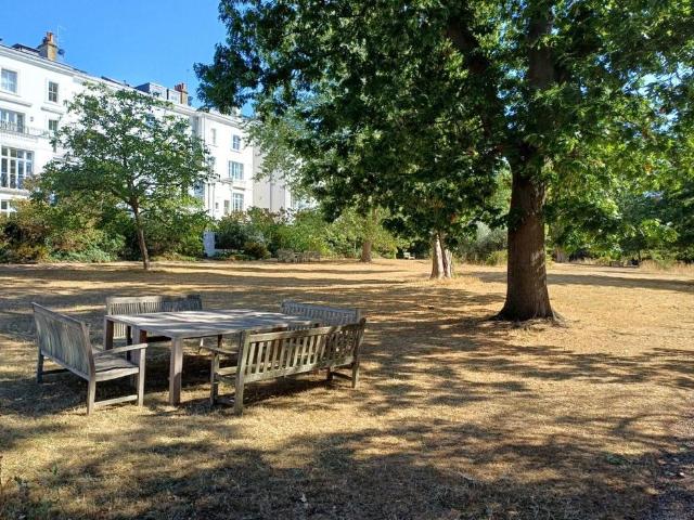 Flat for sale in Royal Borough of Kensington and Chelsea, Greater London