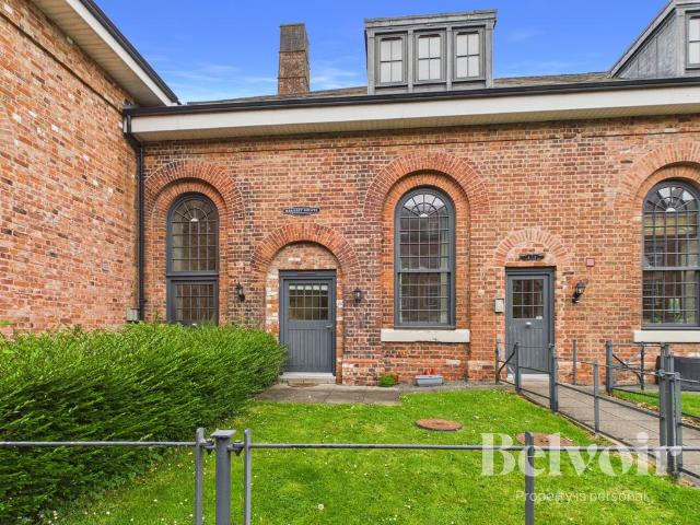 Flat for sale in Greenfields, Frankwell