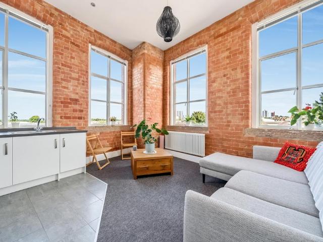 Flat for sale in Old Wharf, City Of Leicester