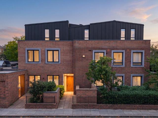 Flat for sale in London Borough of Lewisham, Greater London