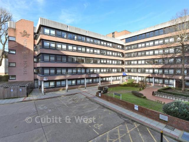 Flat for sale in Blackwell, Perryfields