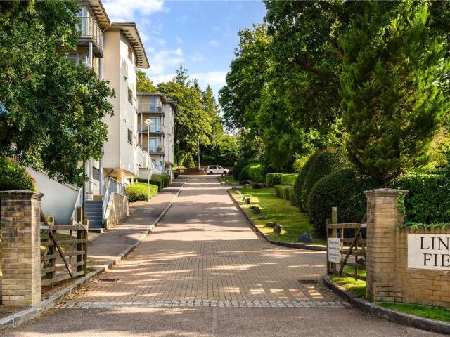 Flat for sale in Broadwater Down, Sandown Park