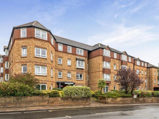 Flat for sale in Frognal, Greater London