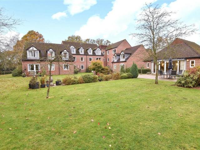Flat for sale in Little Sandhurst