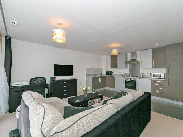 Flat for sale in Milton Keynes