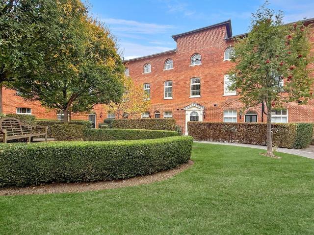 Flat for sale in Bocking, Chipping Hill