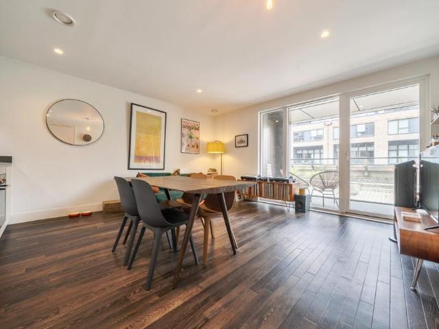 Flat for sale in London Borough of Lewisham, New Cross