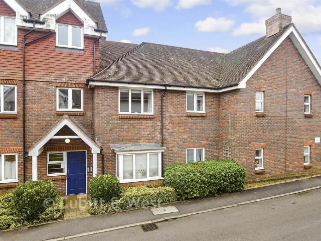 Flat for sale in Perryfields, West Sussex