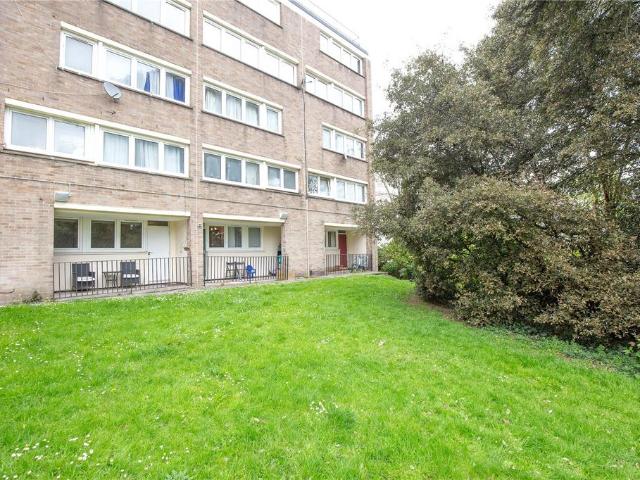Flat for sale in Feckenham, City Of Bristol