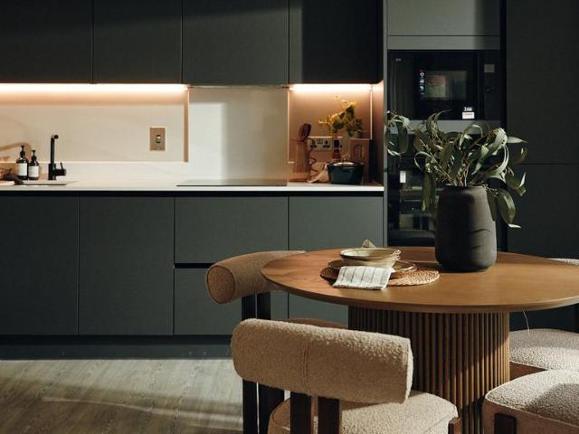 Flat for sale in Strand-on-the-Green, Greater London
