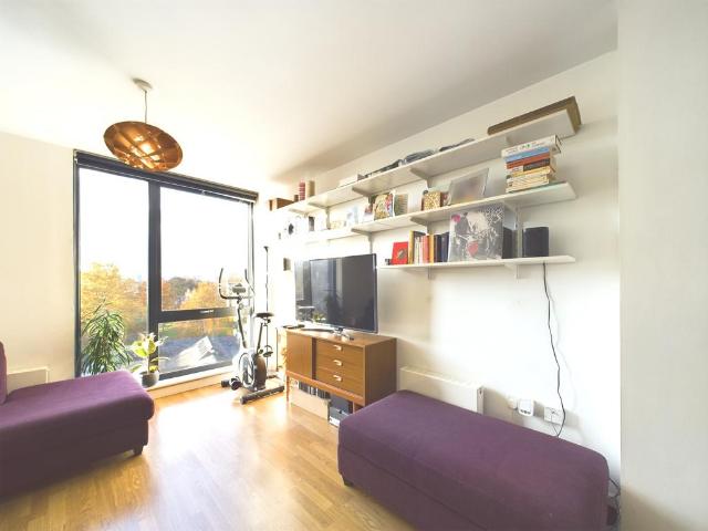 Flat for sale in South Hackney, Greater London