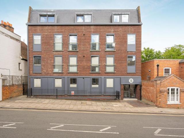 Flat for sale in Clewer New Town, Windsor