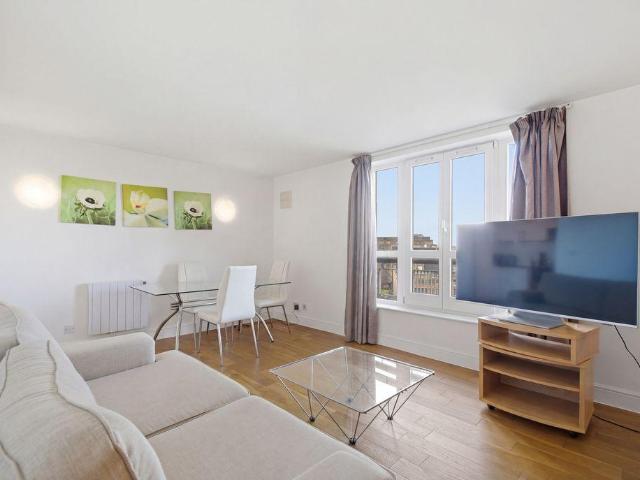 Flat for sale in St. George in the East, Whitechapel