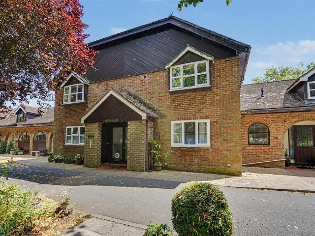 Flat for sale in Caldermill, East Midlands