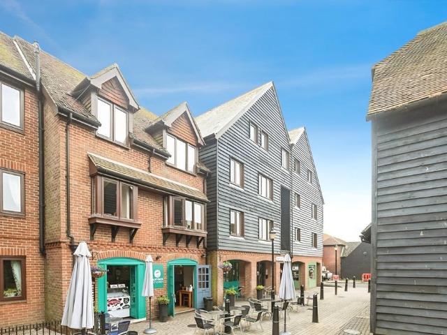 Flat for sale in Heathlands, East Sussex