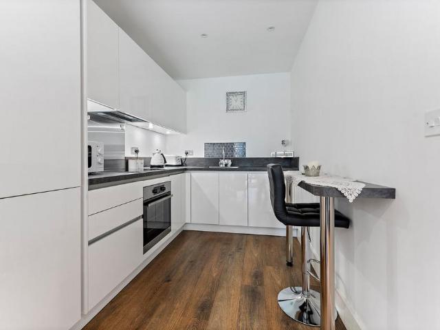 Flat for sale in Birch Green, Lower Halliford
