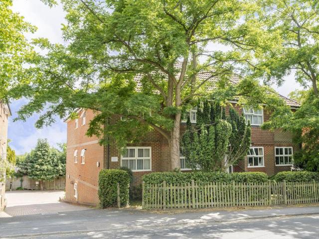 Flat for sale in Cross In Hand, East Sussex