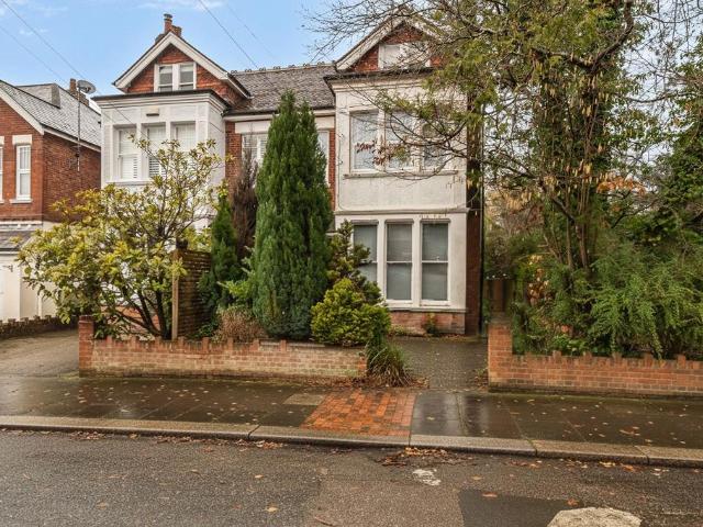 Flat for sale in Nevill Park, Sandown Park