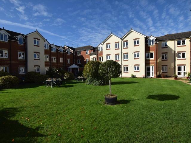 Flat for sale in Chawton, Bolton Low Houses