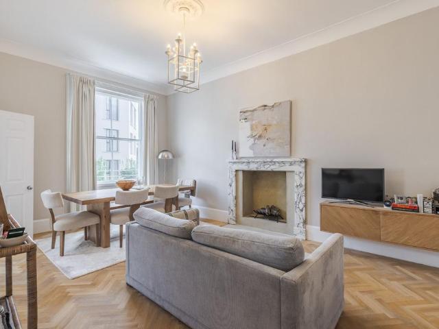 Flat for sale in Notting Hill, Greater London