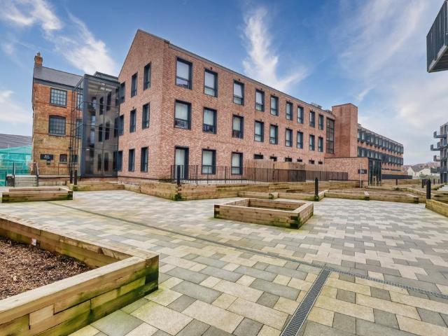 Flat for sale in Castlefield, Cressex