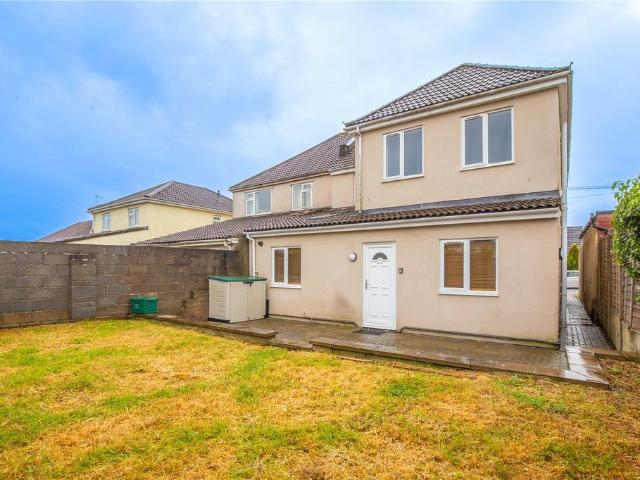 Flat for sale in Horfield, Feckenham
